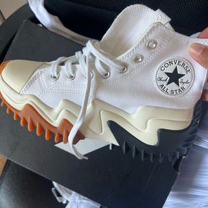 Converse size woman 7 brand new in the box